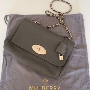 Mulberry Medium Lily
